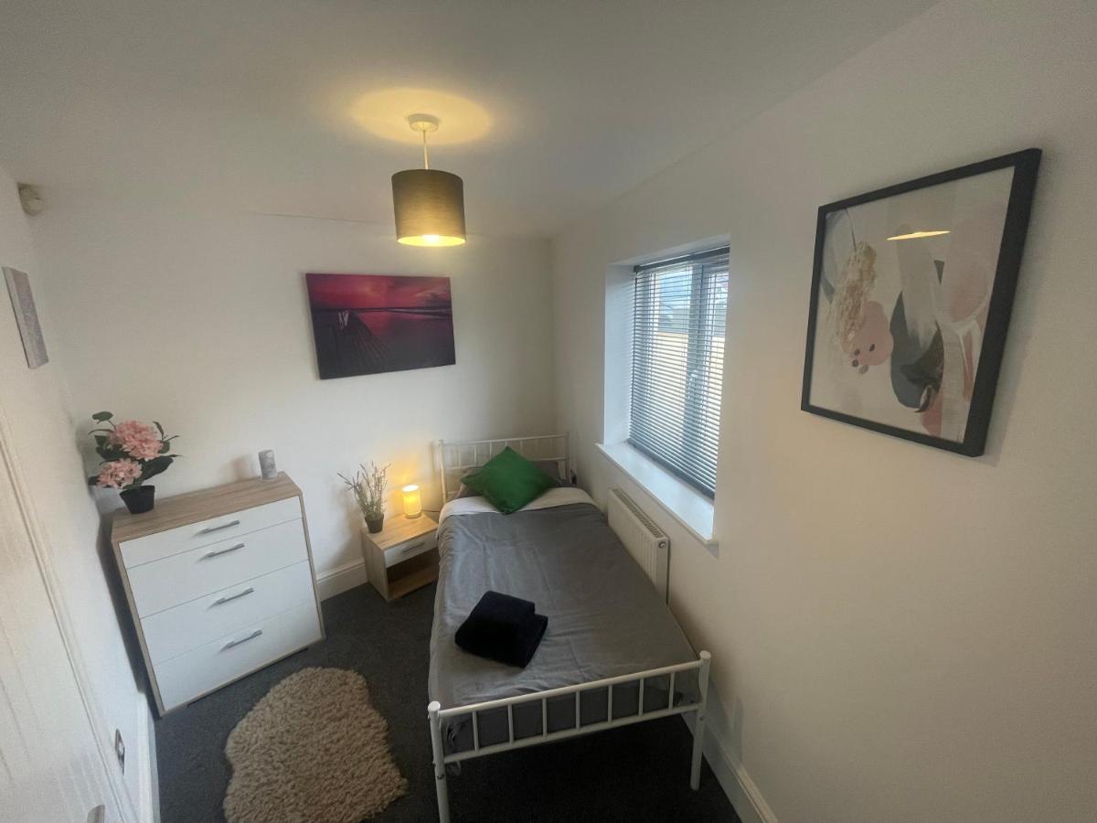 Two Bedroom Detached Modern Bungalow Close To Plymouth Argyle Fc Bagian luar foto