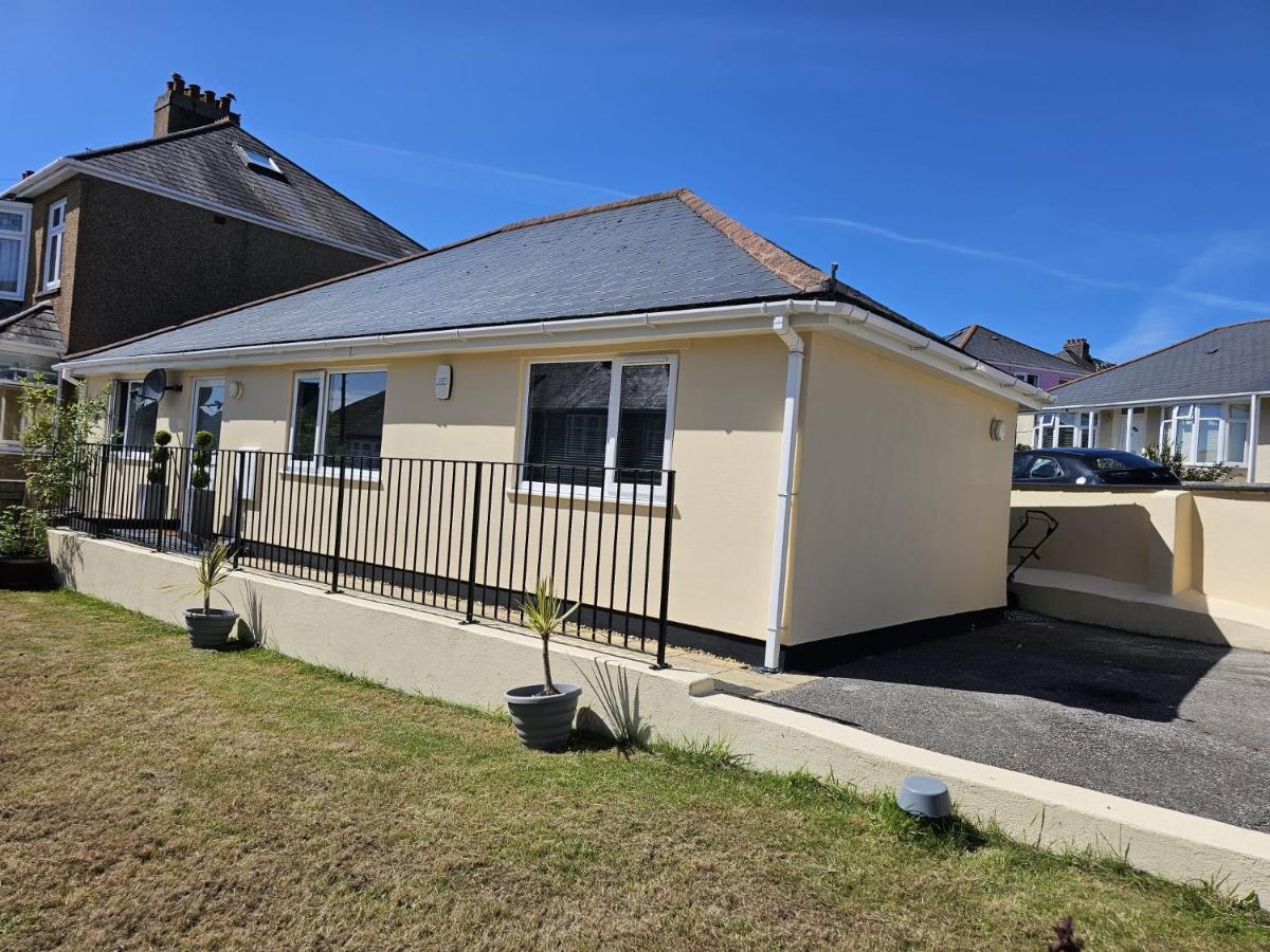 Two Bedroom Detached Modern Bungalow Close To Plymouth Argyle Fc Bagian luar foto